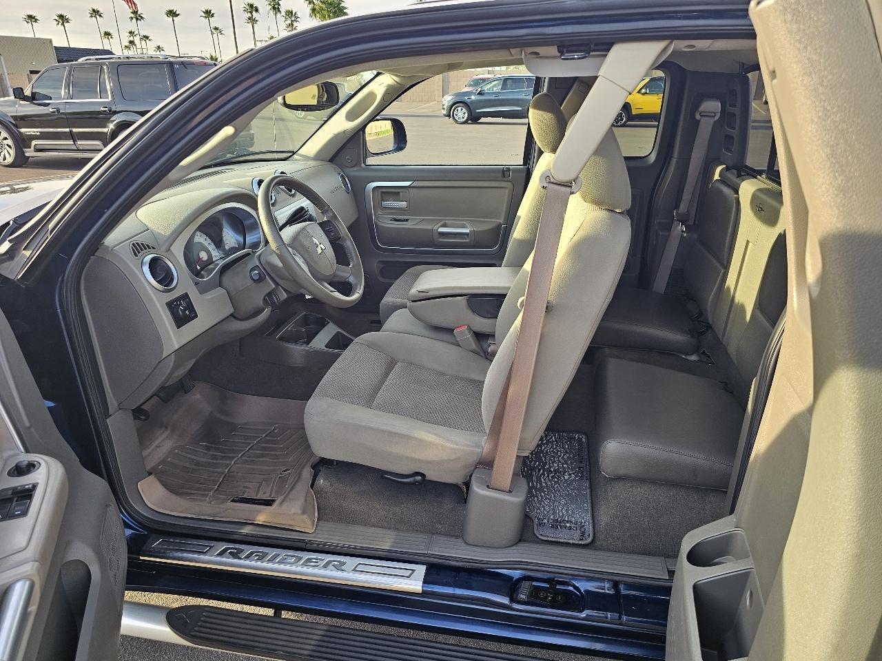 Mitsubishi Raider DuroCross V8 Extended Cab 4WD 2006