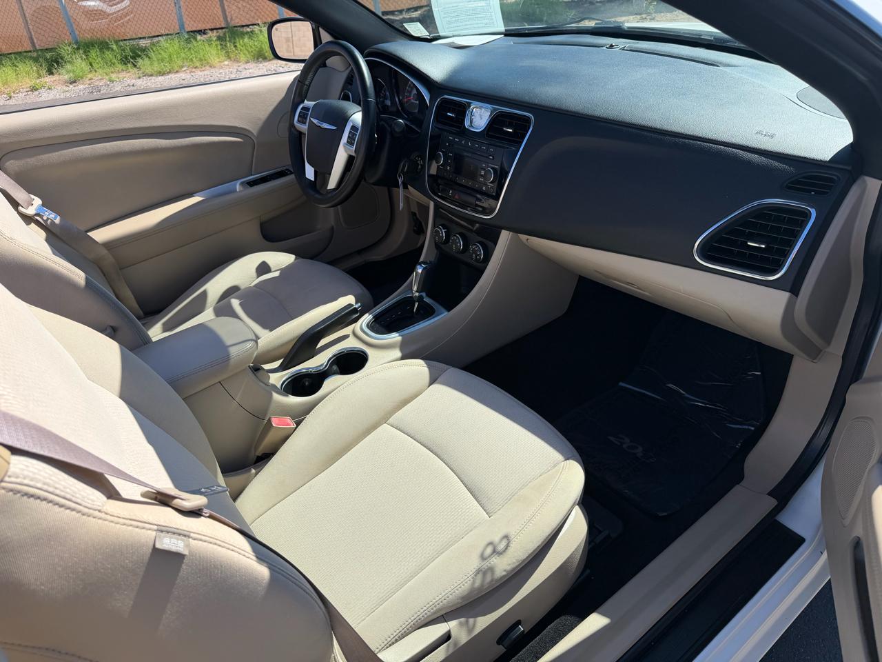 Chrysler 200 Touring Convertible 2011