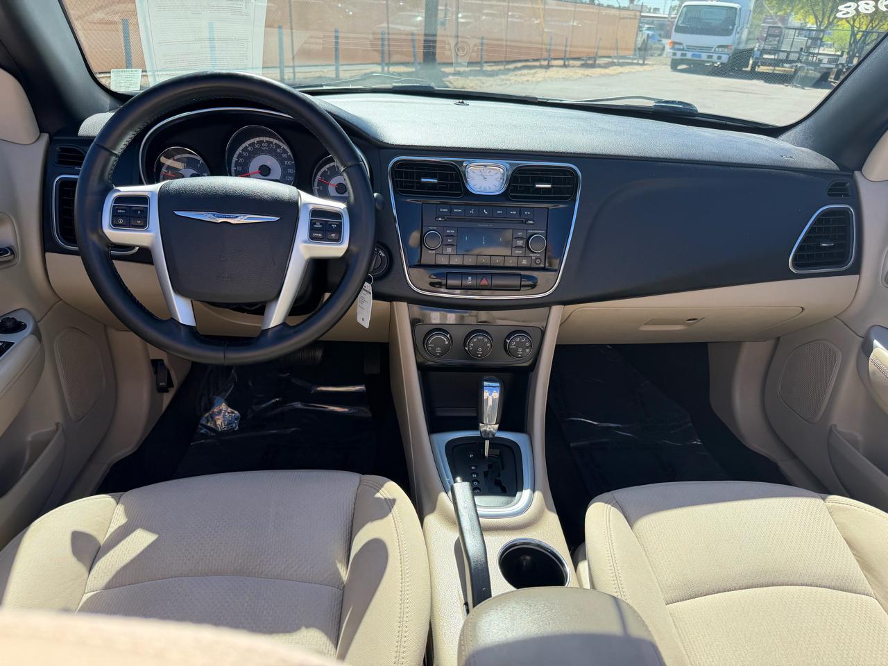 Chrysler 200 Touring Convertible 2011