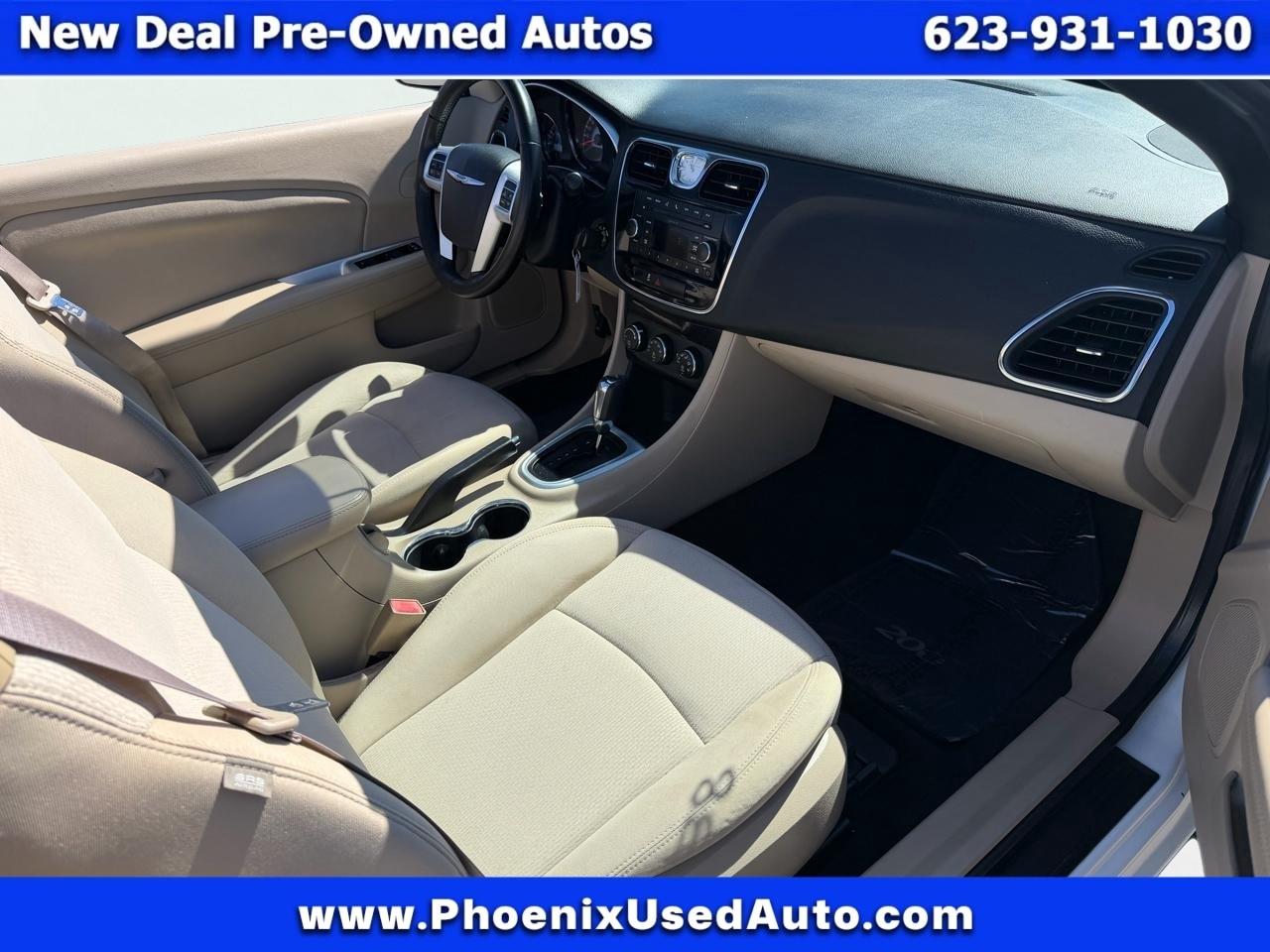 Chrysler 200 Touring Convertible 2011