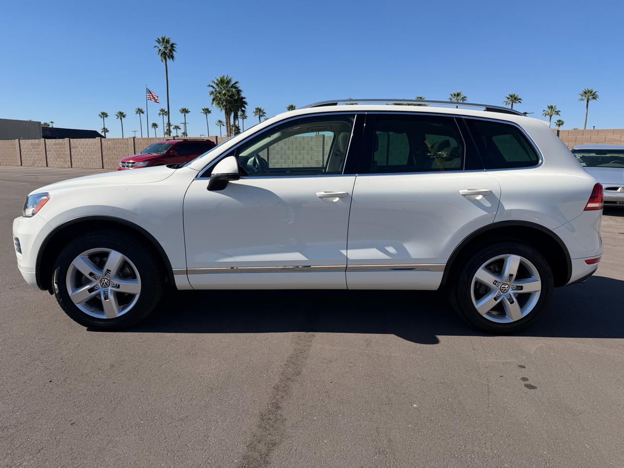 Volkswagen Touareg VR6 Sport w/Navigation 2012