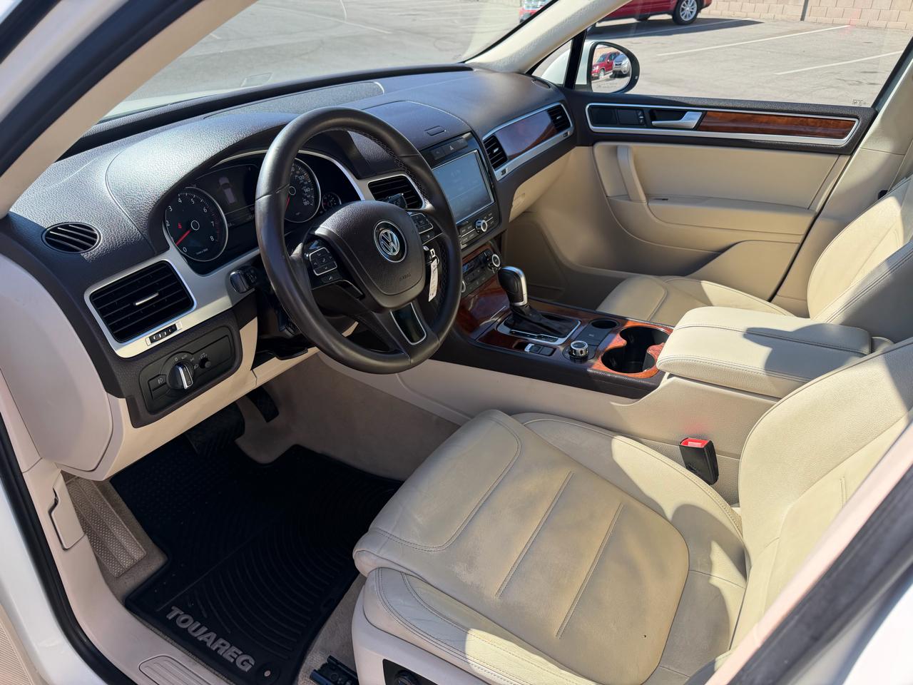 Volkswagen Touareg VR6 Sport w/Navigation 2012