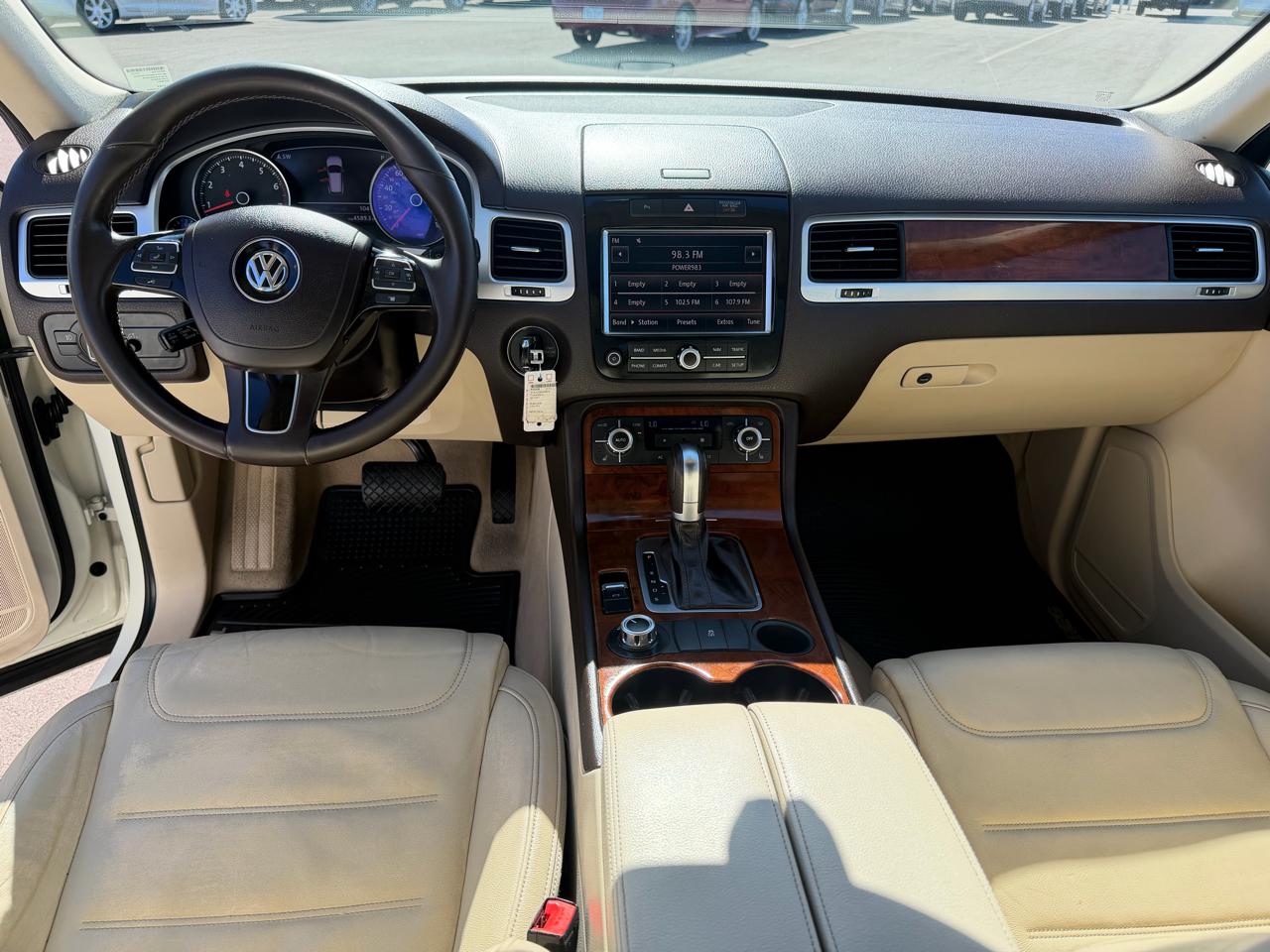 Volkswagen Touareg VR6 Sport w/Navigation 2012