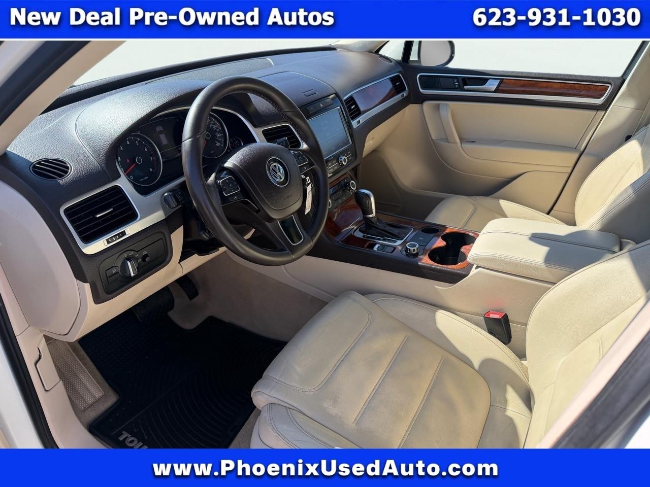 Volkswagen Touareg VR6 Sport w/Navigation 2012