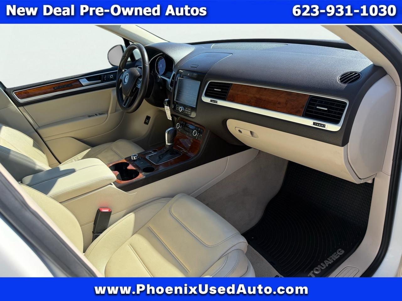 Volkswagen Touareg VR6 Sport w/Navigation 2012