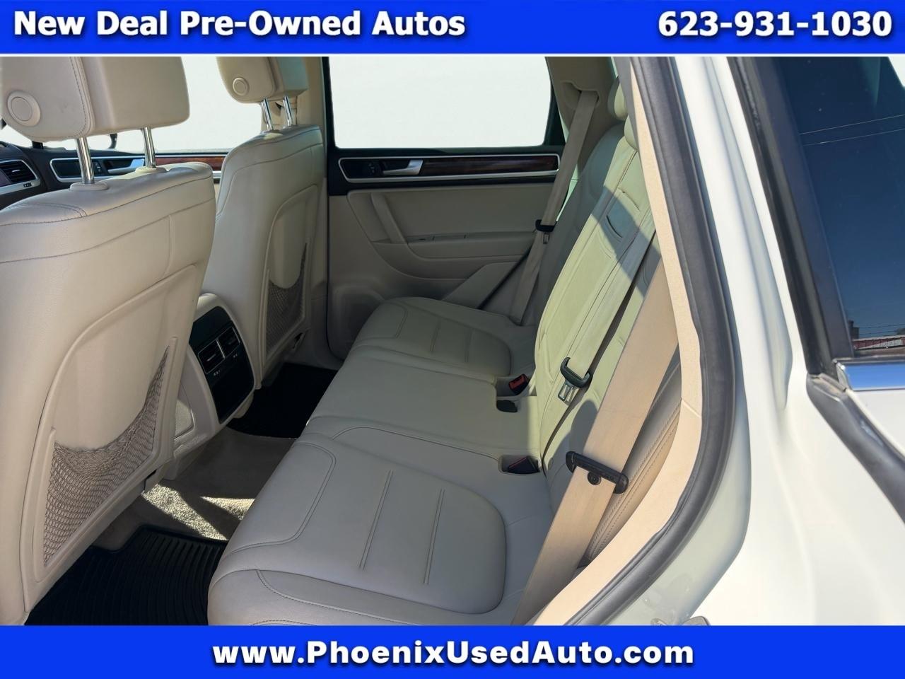 Volkswagen Touareg VR6 Sport w/Navigation 2012