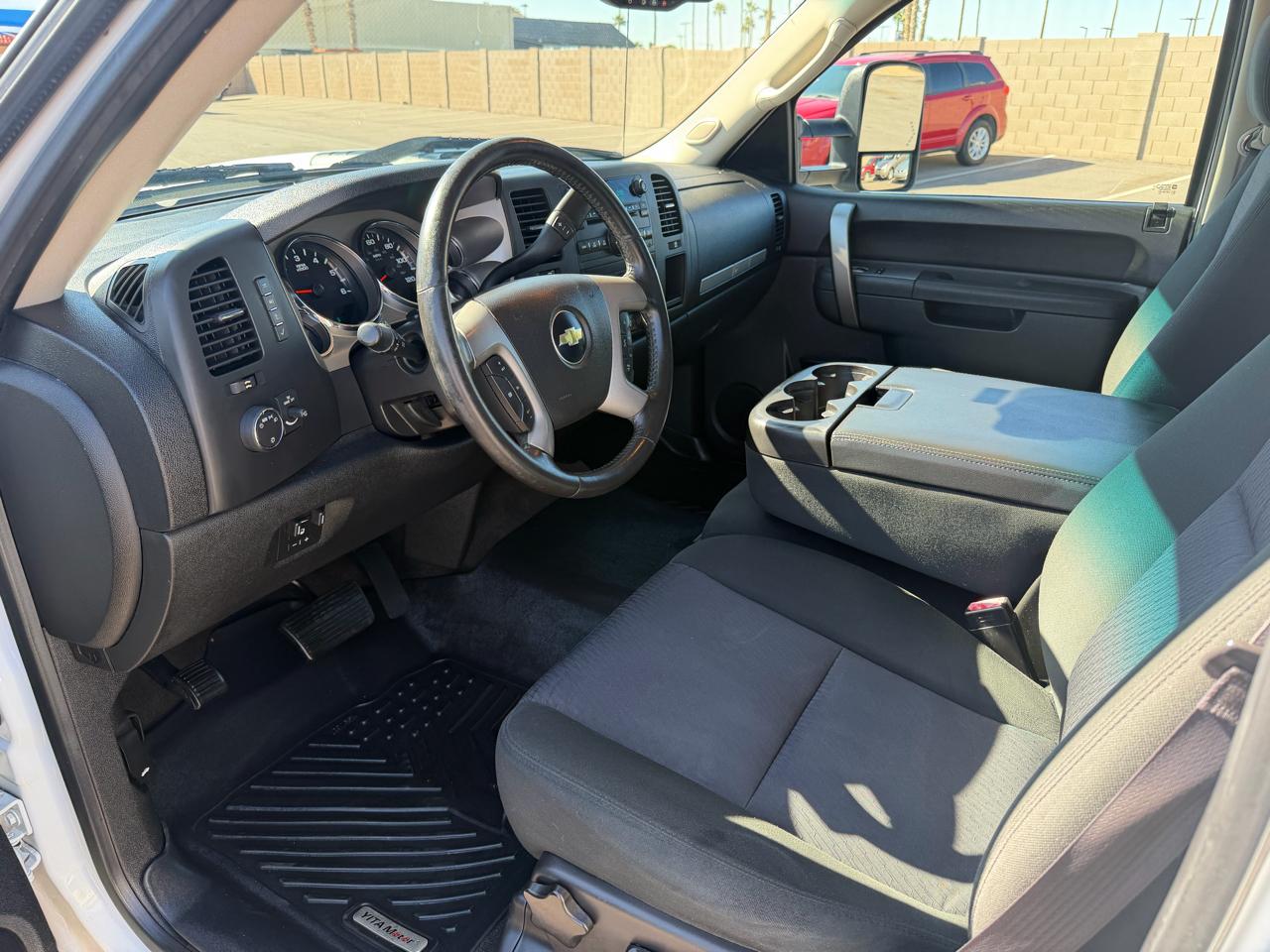 Chevrolet Silverado 2500HD LT Crew Cab 2WD 2013