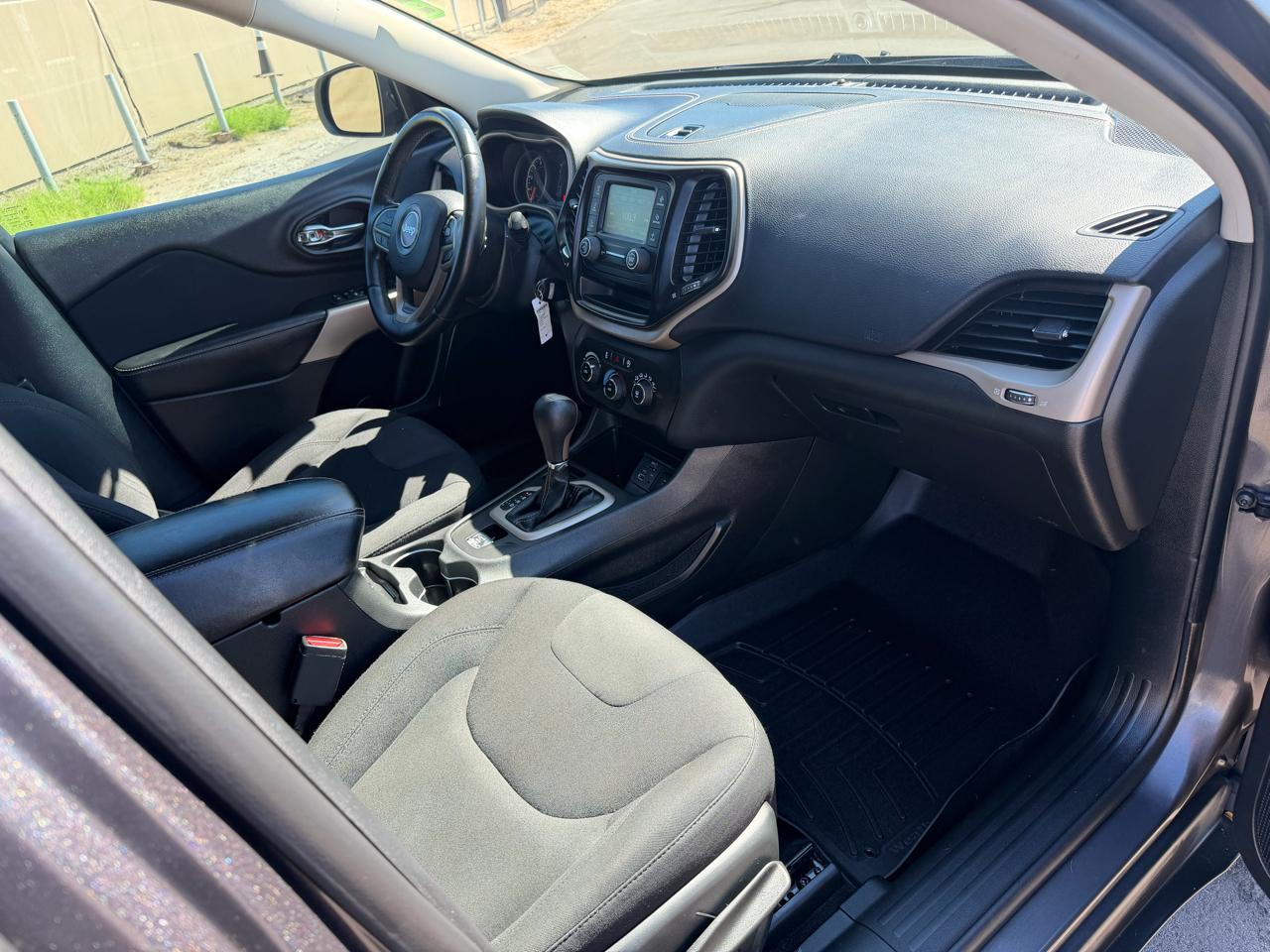 Jeep Cherokee Latitude FWD 2018