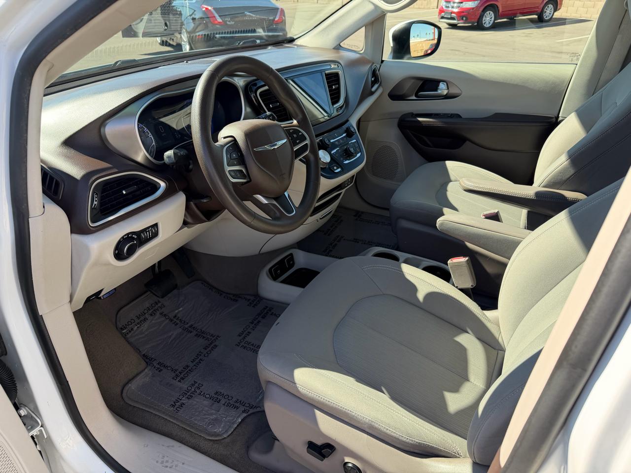 Chrysler Pacifica Touring 2017