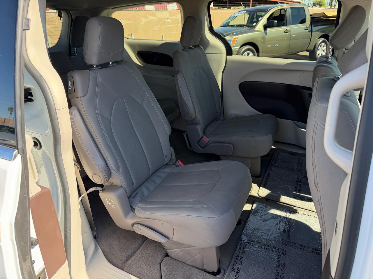 Chrysler Pacifica Touring 2017