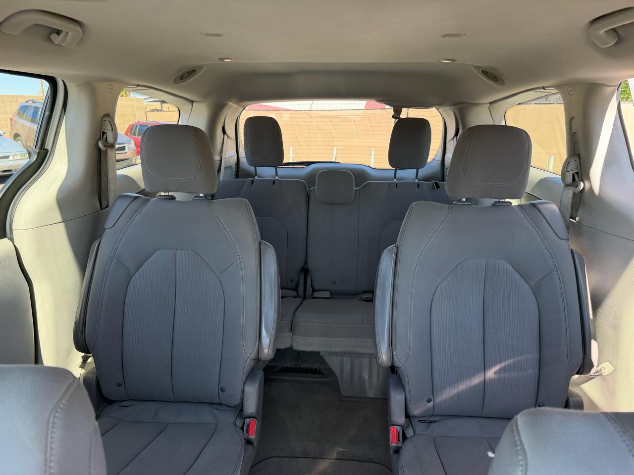 Chrysler Pacifica Touring 2017