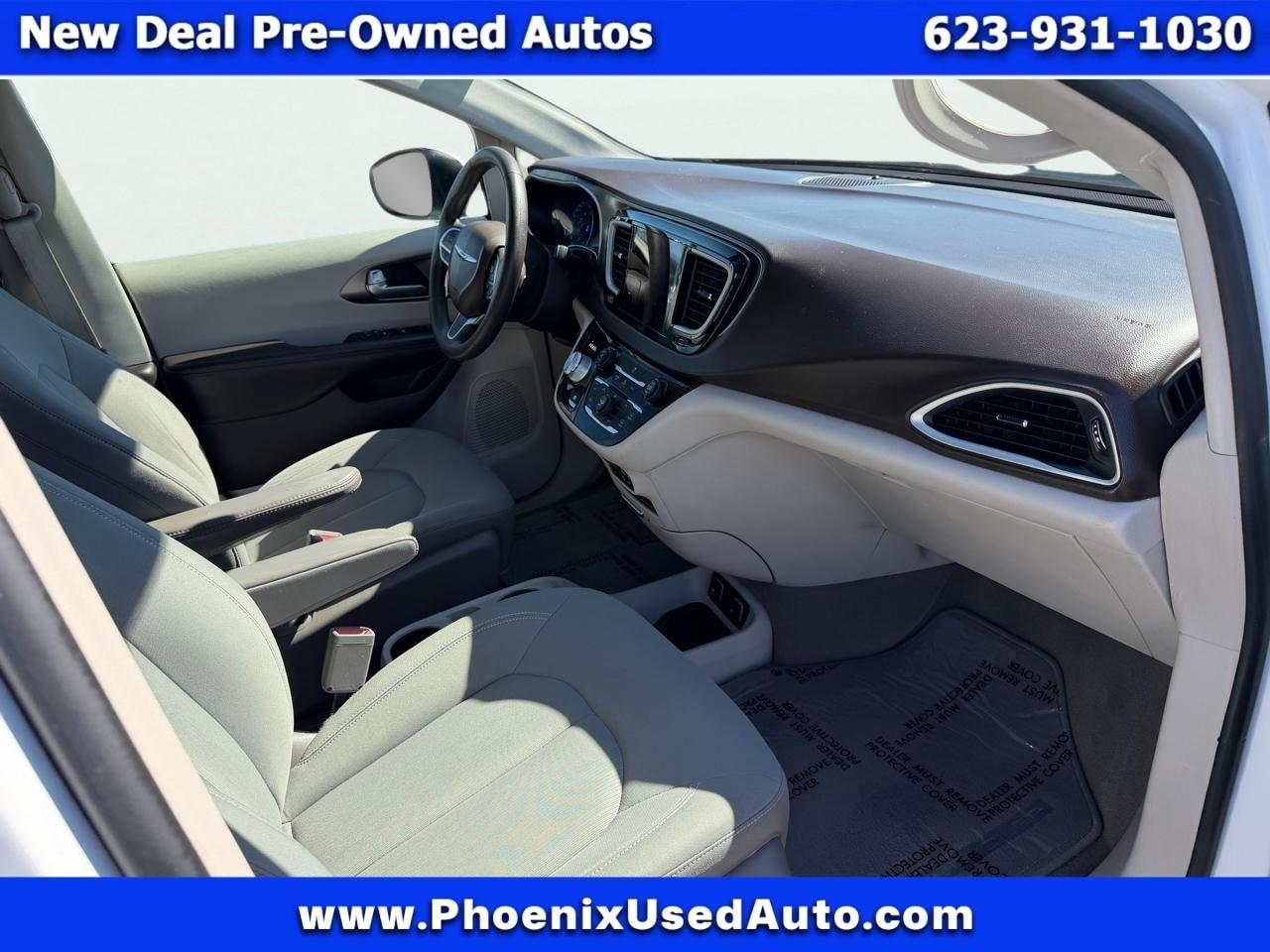 Chrysler Pacifica Touring 2017