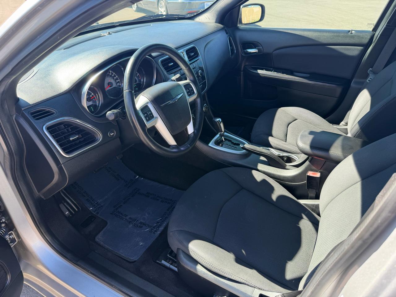 Chrysler 200 Touring 2013