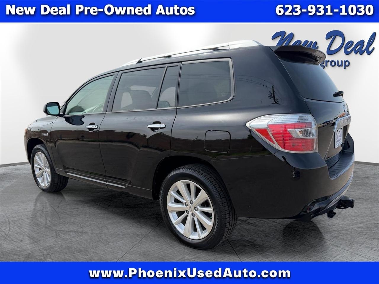 View vehicle photo 5