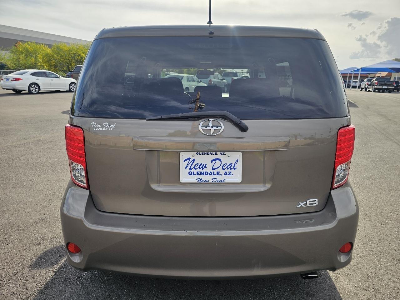 Scion xB 5-Door Wagon 4-Spd AT 2012