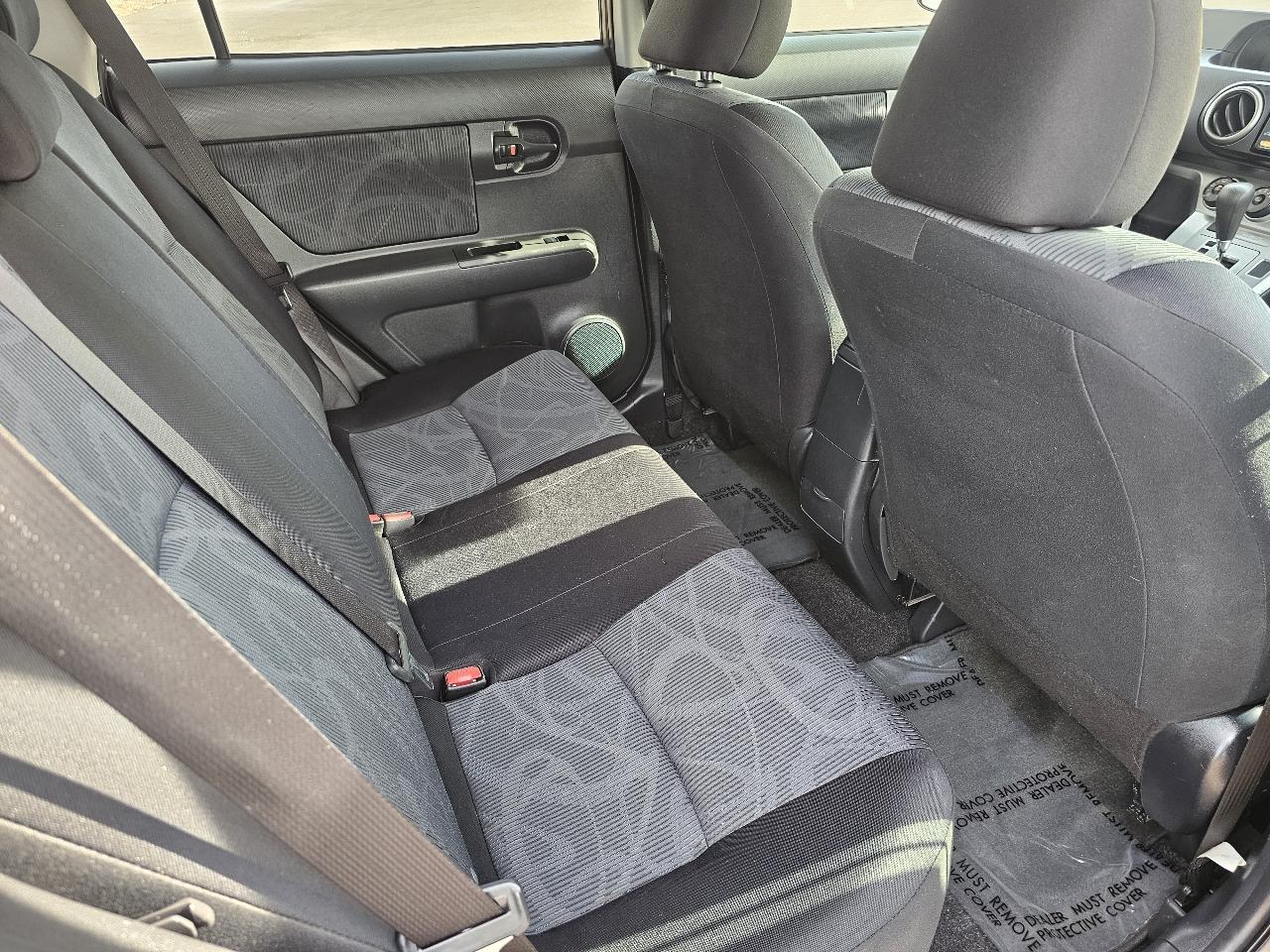 Scion xB 5-Door Wagon 4-Spd AT 2012