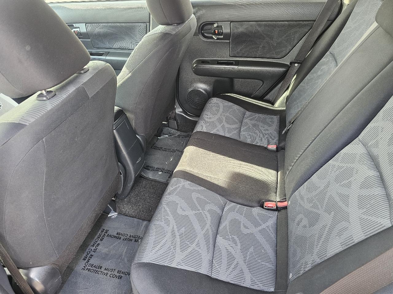 Scion xB 5-Door Wagon 4-Spd AT 2012