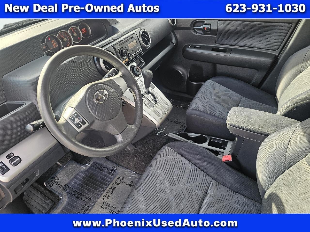Scion xB 5-Door Wagon 4-Spd AT 2012