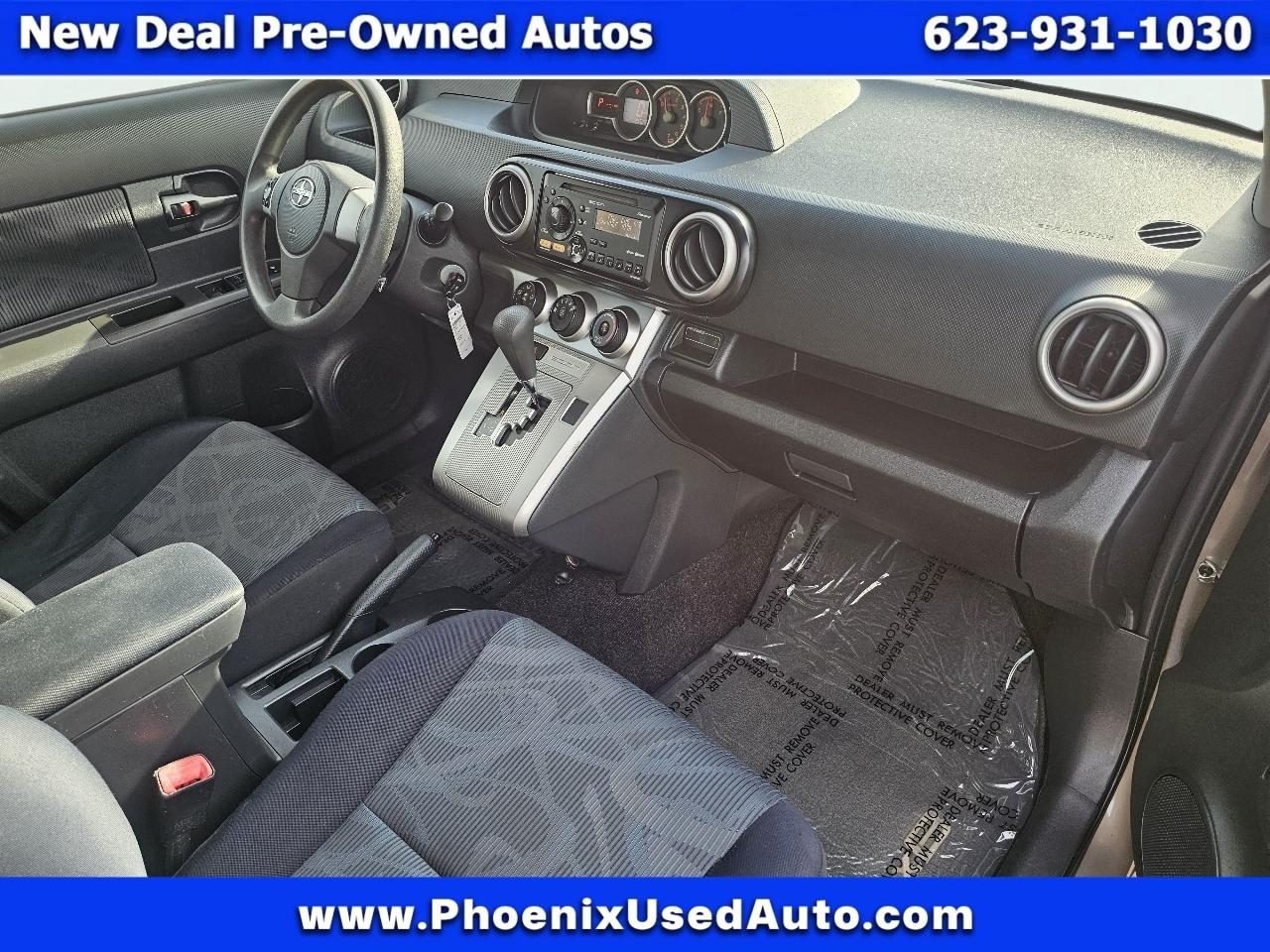 Scion xB 5-Door Wagon 4-Spd AT 2012