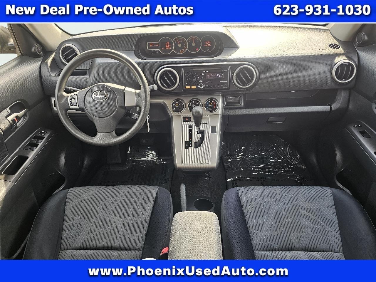 Scion xB 5-Door Wagon 4-Spd AT 2012