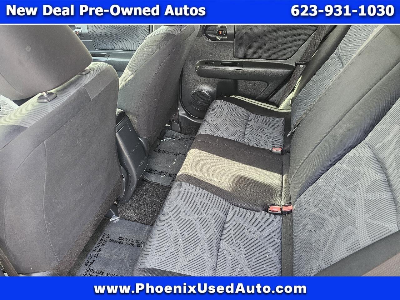 Scion xB 5-Door Wagon 4-Spd AT 2012