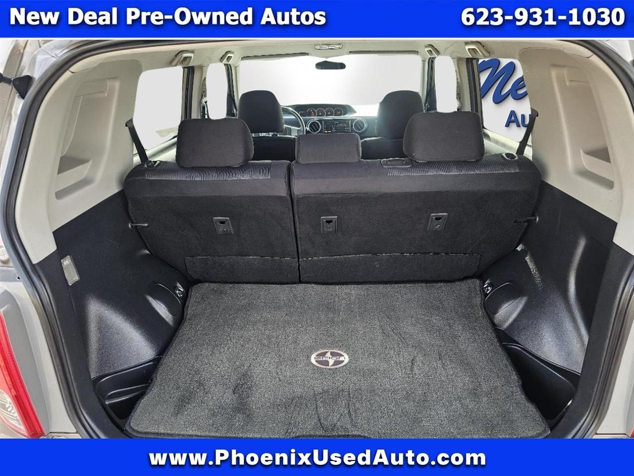 Scion xB 5-Door Wagon 4-Spd AT 2012