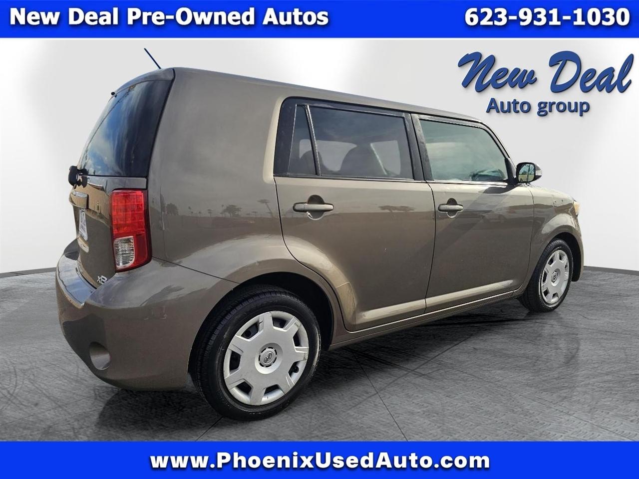 Scion xB 5-Door Wagon 4-Spd AT 2012
