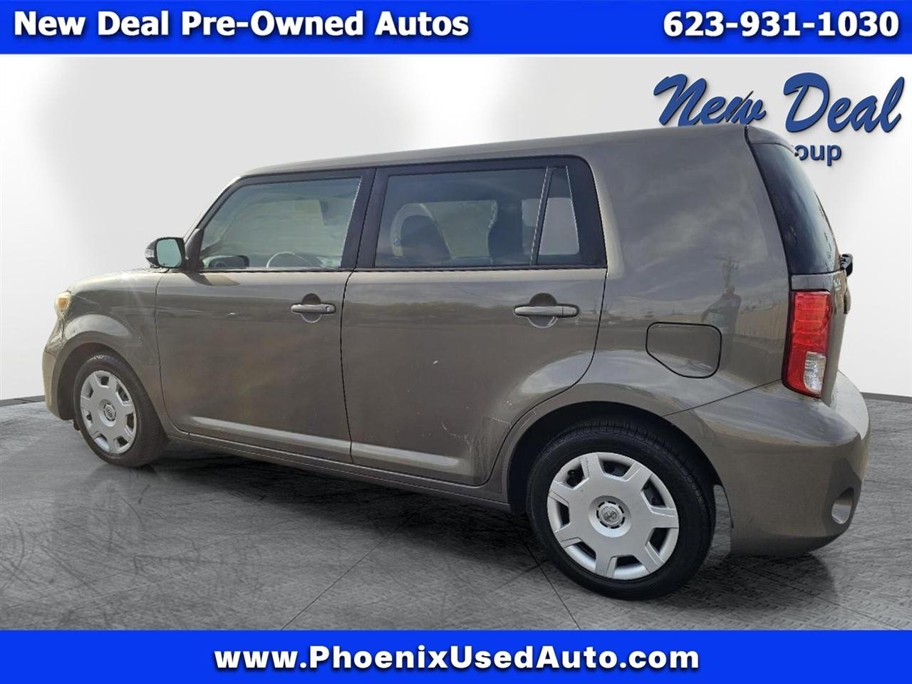 Scion xB 5-Door Wagon 4-Spd AT 2012