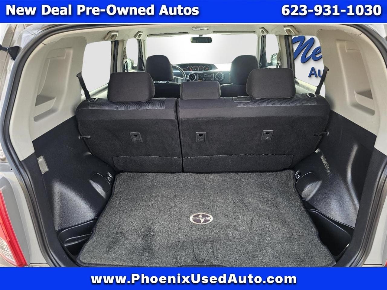 Scion xB 5-Door Wagon 4-Spd AT 2012