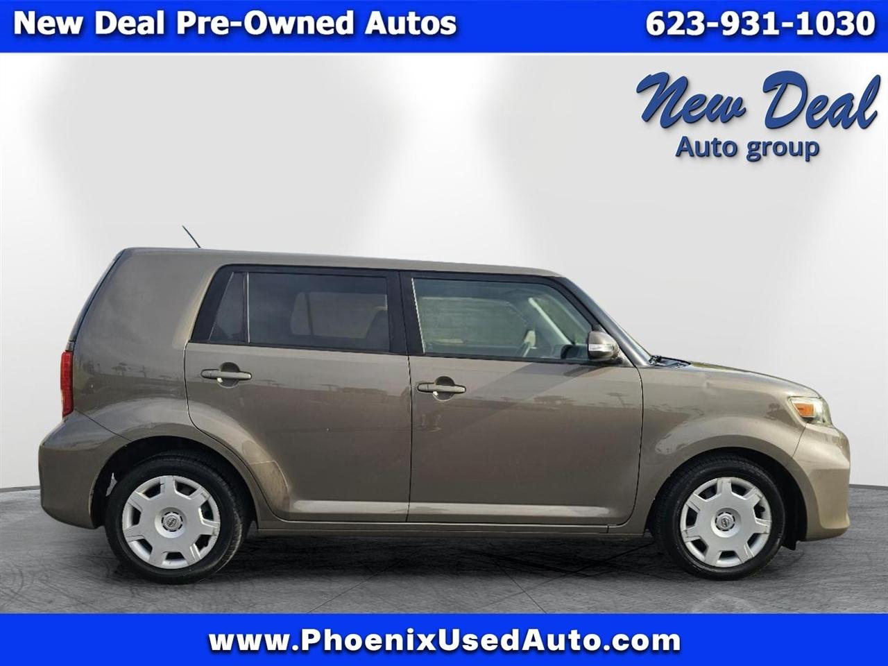 Scion xB 5-Door Wagon 4-Spd AT 2012