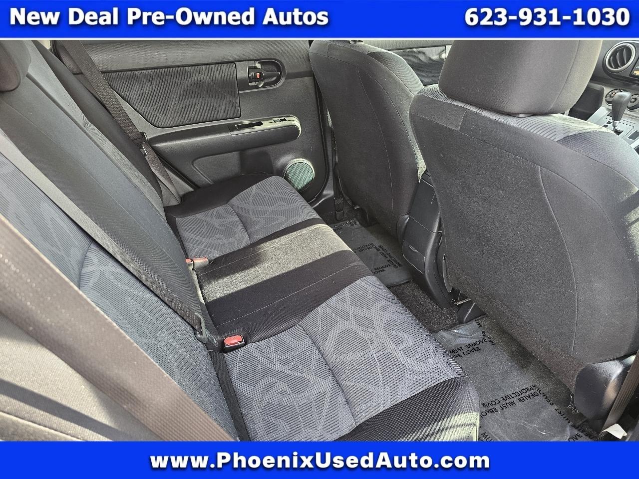 Scion xB 5-Door Wagon 4-Spd AT 2012