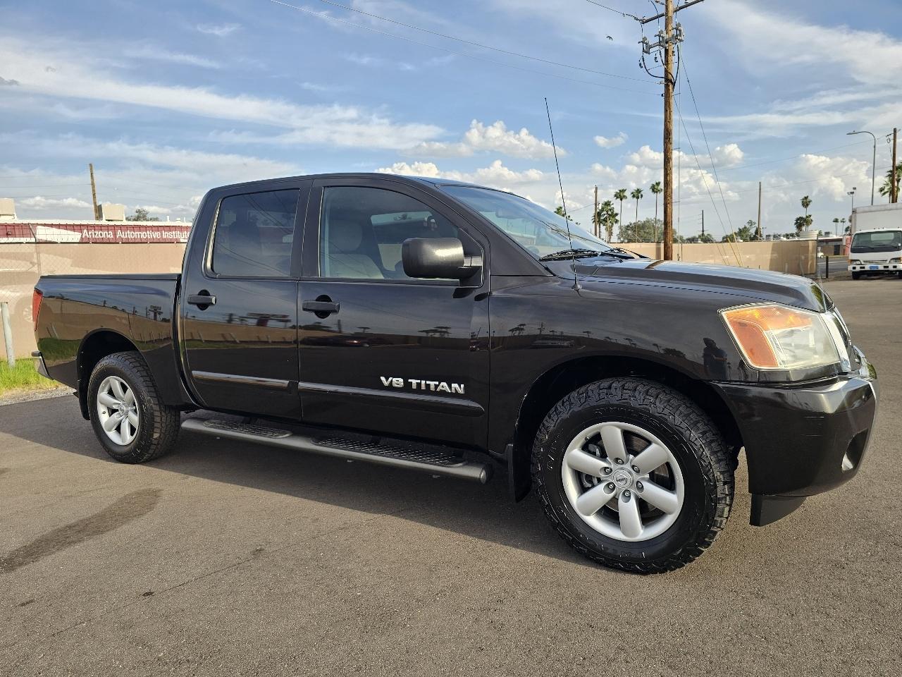 Nissan Titan SV Crew Cab 2WD 2014