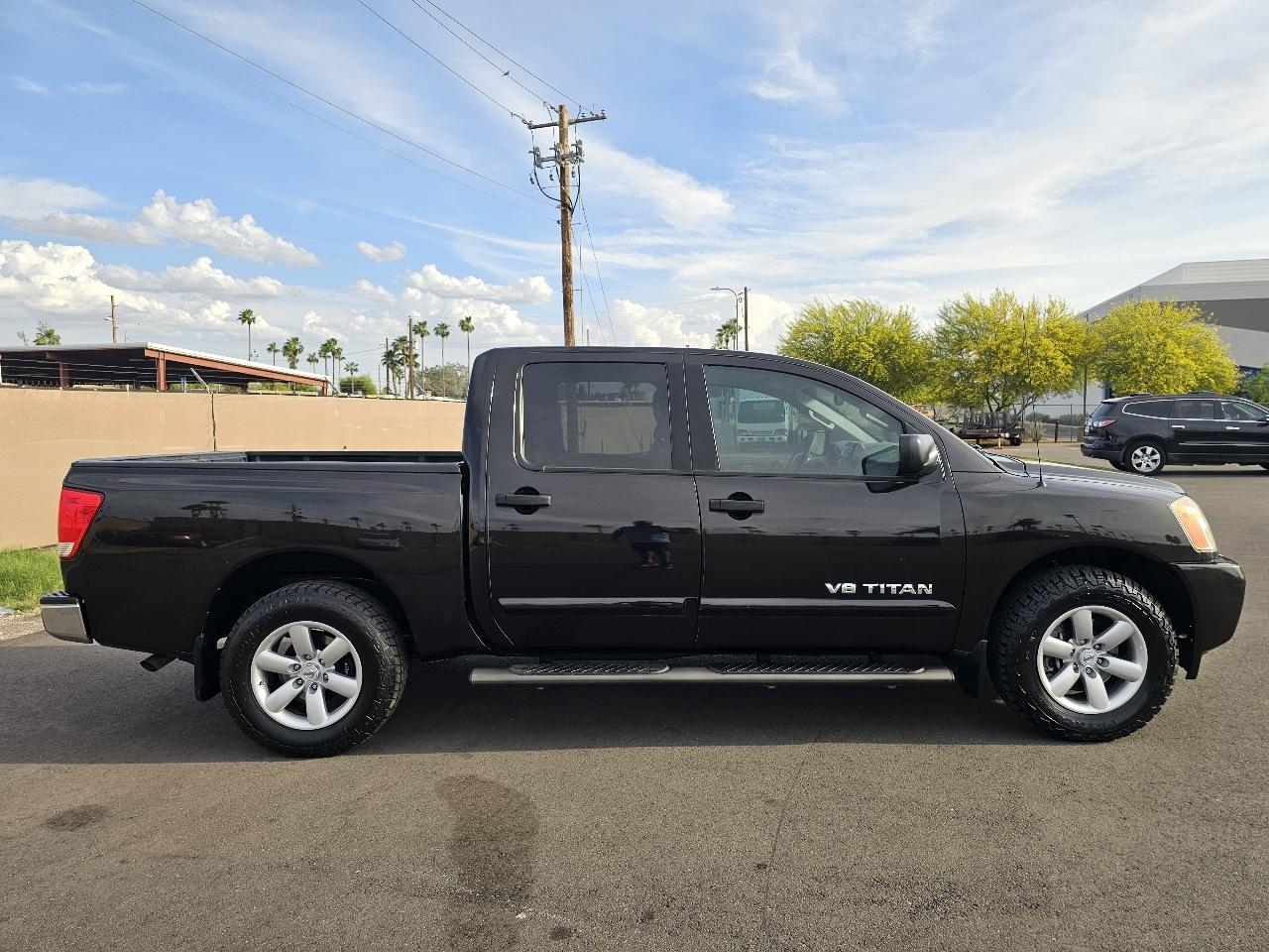Nissan Titan SV Crew Cab 2WD 2014