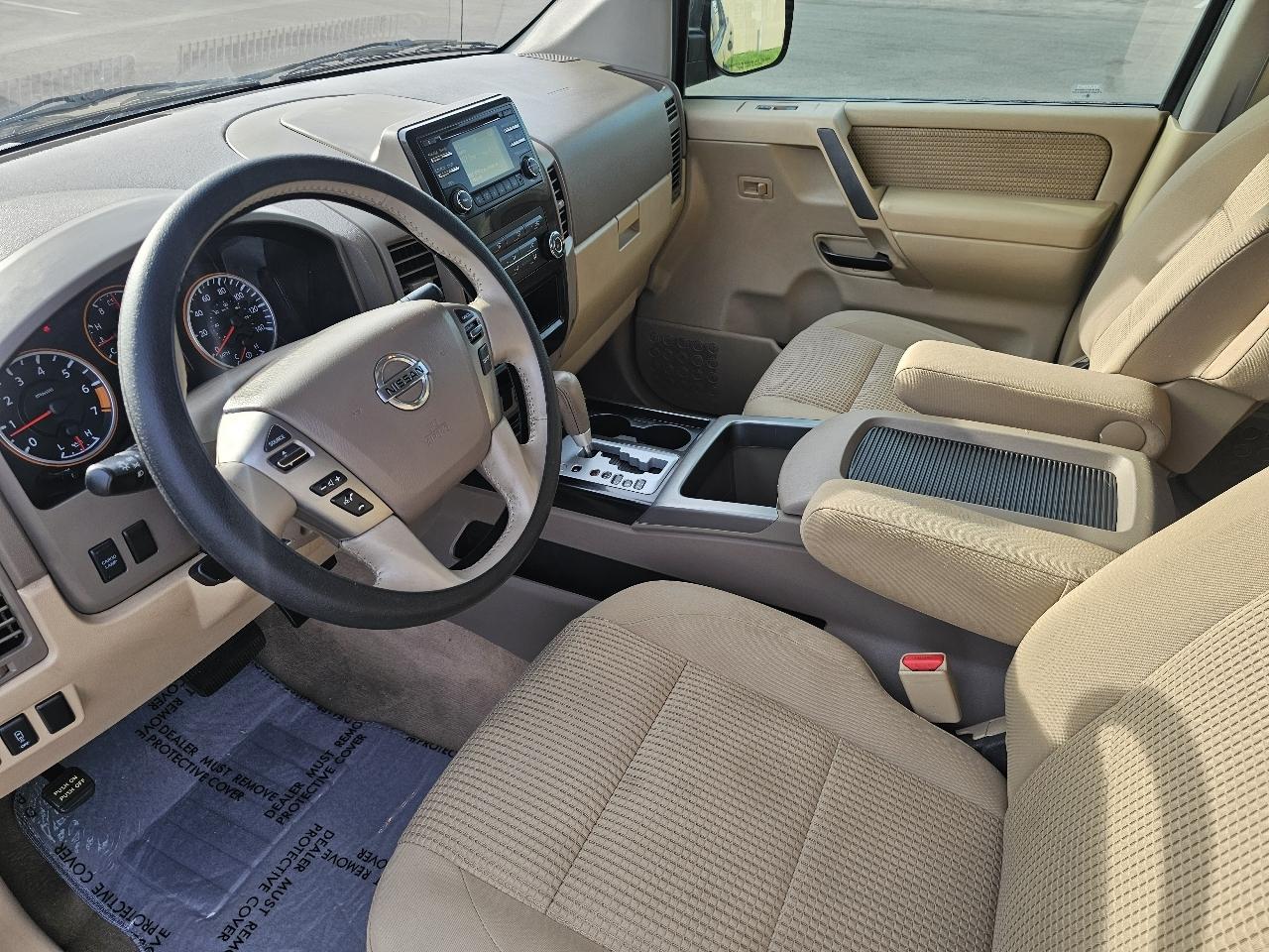 Nissan Titan SV Crew Cab 2WD 2014