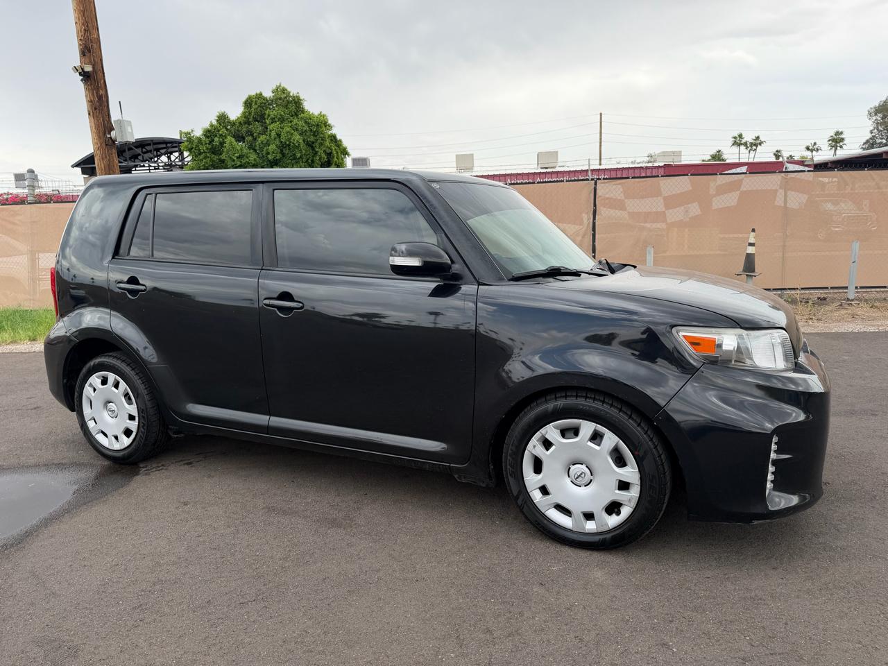 Scion xB 5-Door Wagon 4-Spd AT 2015