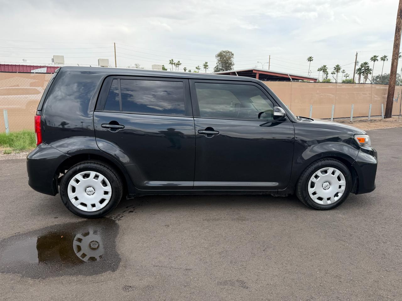 Scion xB 5-Door Wagon 4-Spd AT 2015