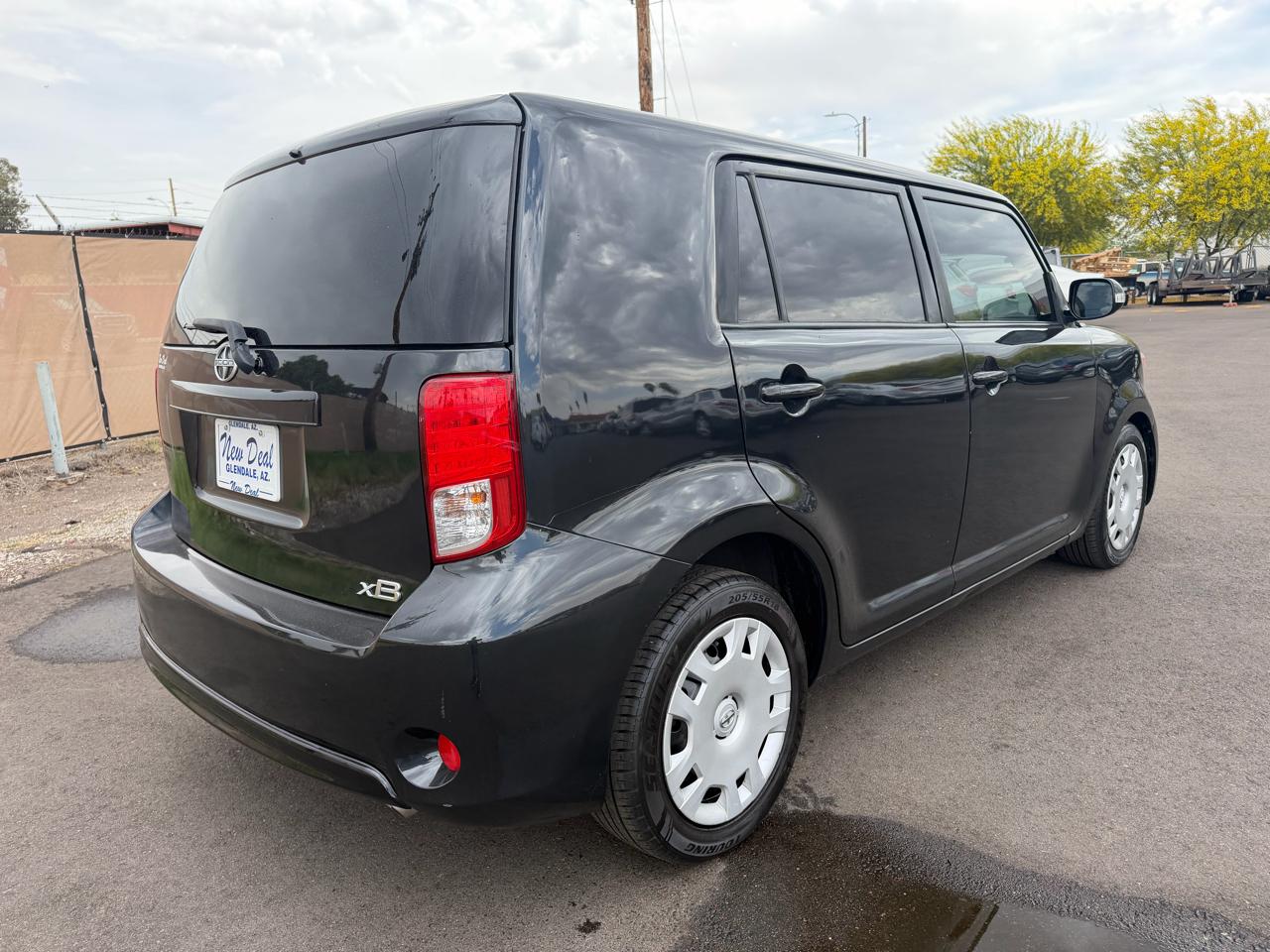 Scion xB 5-Door Wagon 4-Spd AT 2015