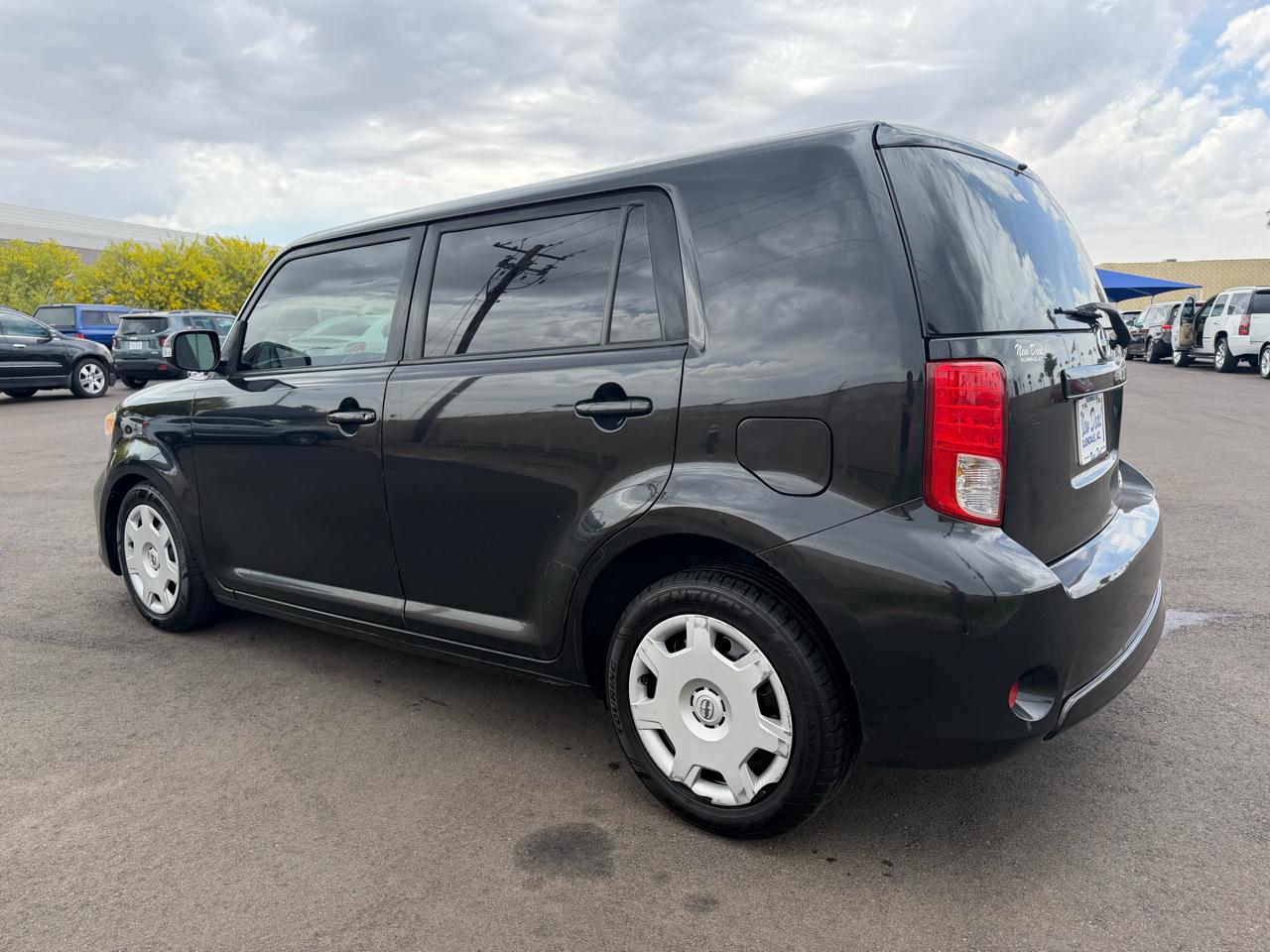 Scion xB 5-Door Wagon 4-Spd AT 2015
