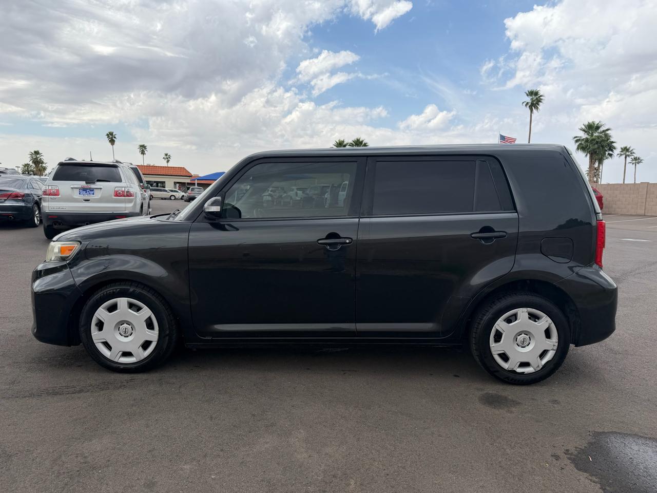 Scion xB 5-Door Wagon 4-Spd AT 2015