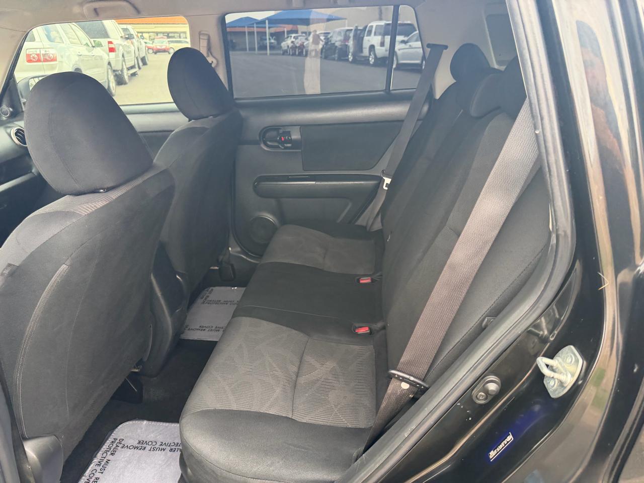 Scion xB 5-Door Wagon 4-Spd AT 2015