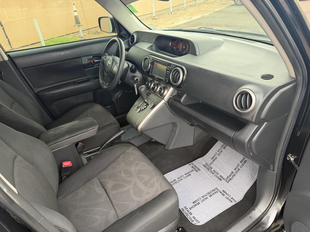 Scion xB 5-Door Wagon 4-Spd AT 2015