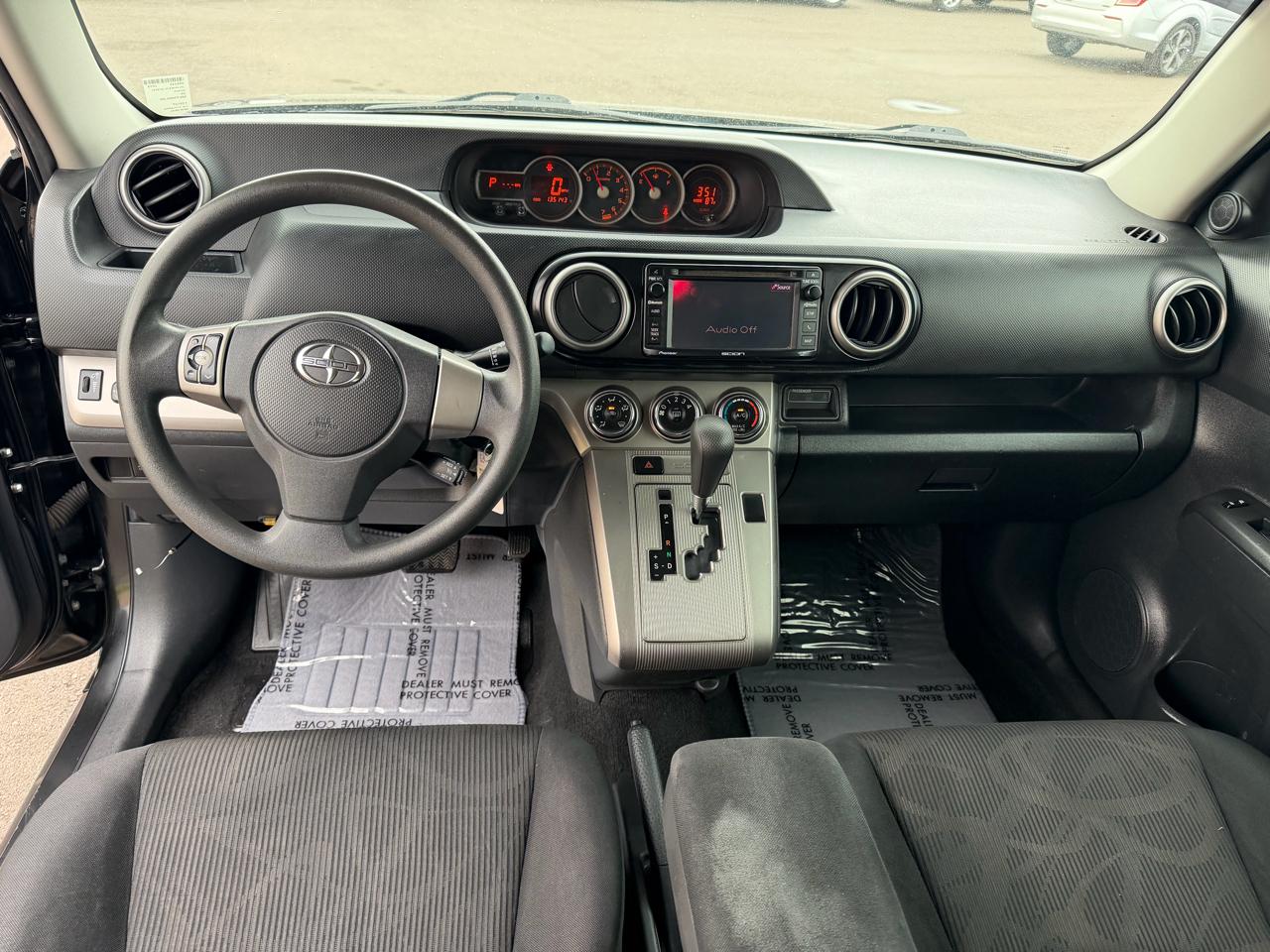 Scion xB 5-Door Wagon 4-Spd AT 2015