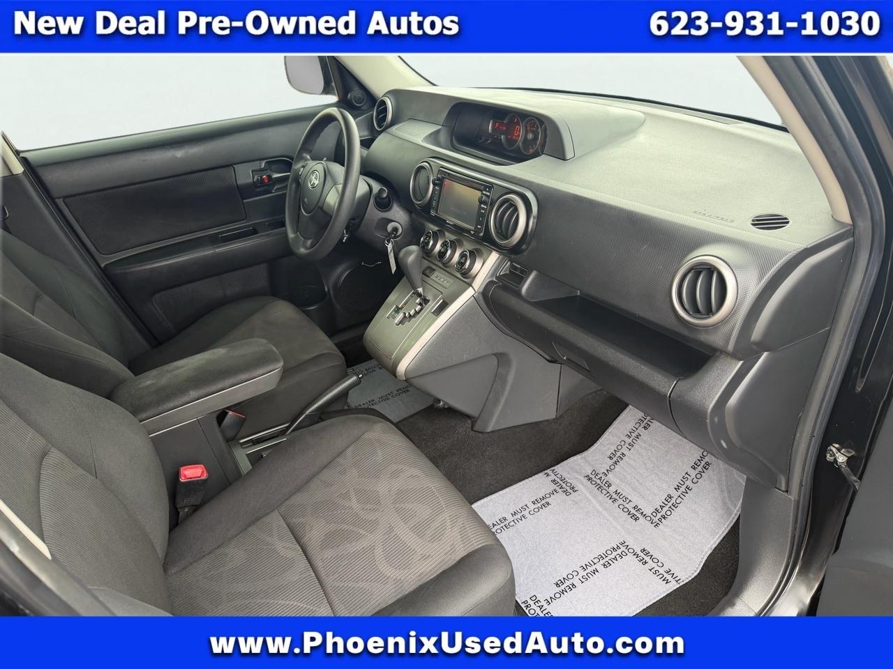 Scion xB 5-Door Wagon 4-Spd AT 2015