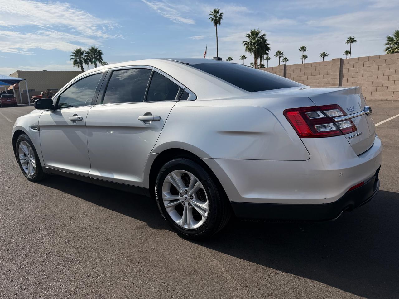 Ford Taurus SEL FWD 2016