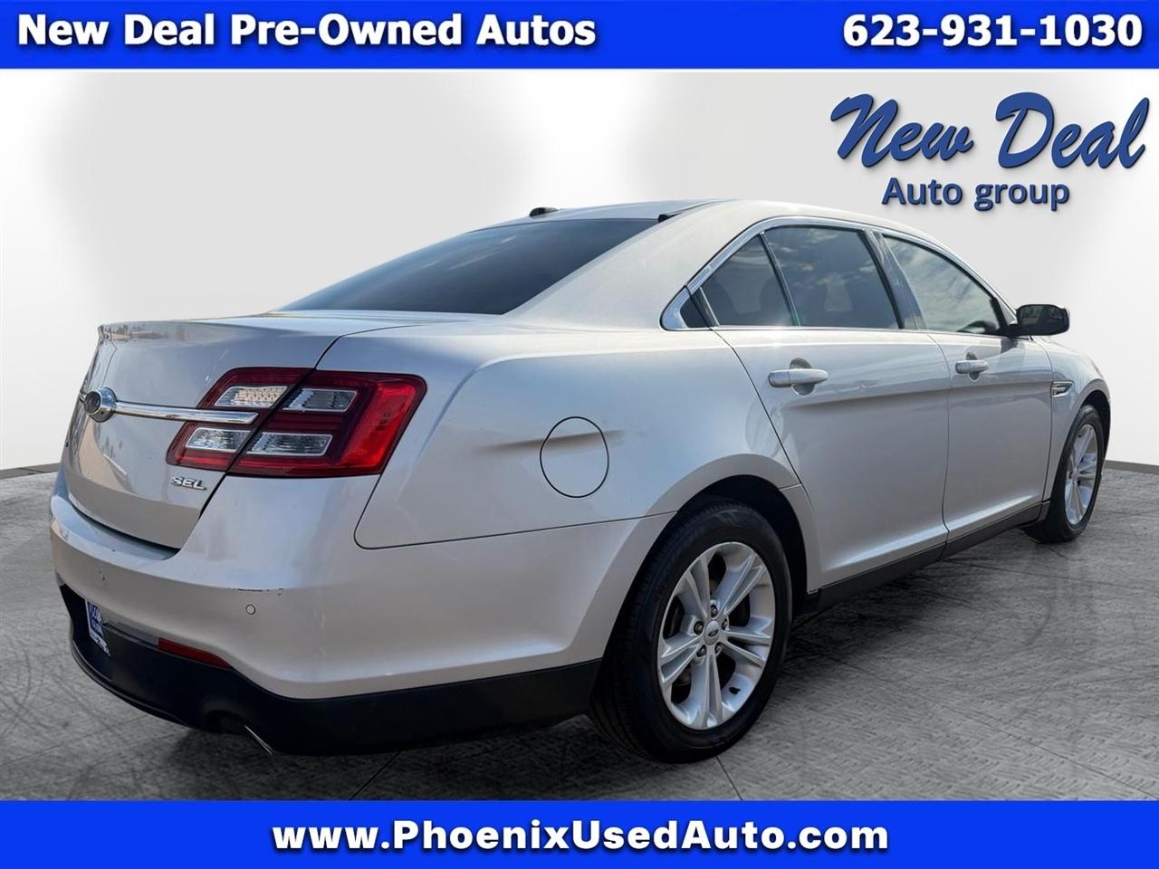 Ford Taurus SEL FWD 2016