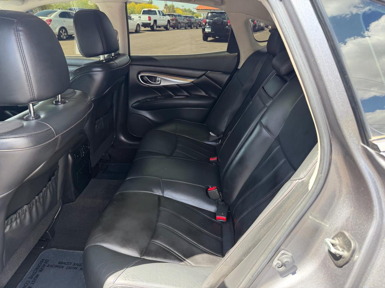 Infiniti Q70 3.7 AWD 2015