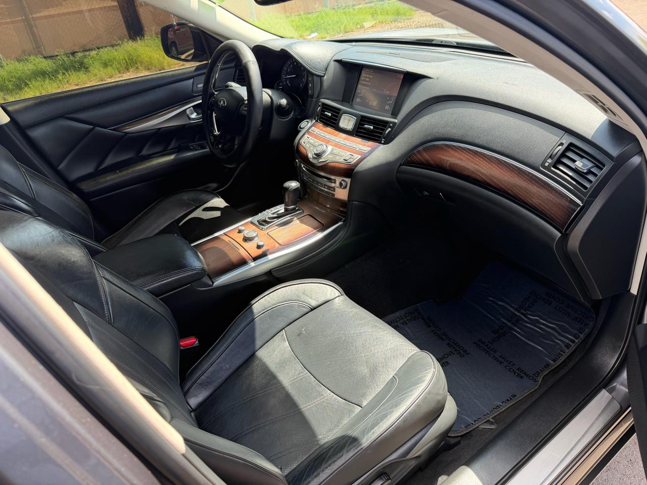 Infiniti Q70 3.7 AWD 2015