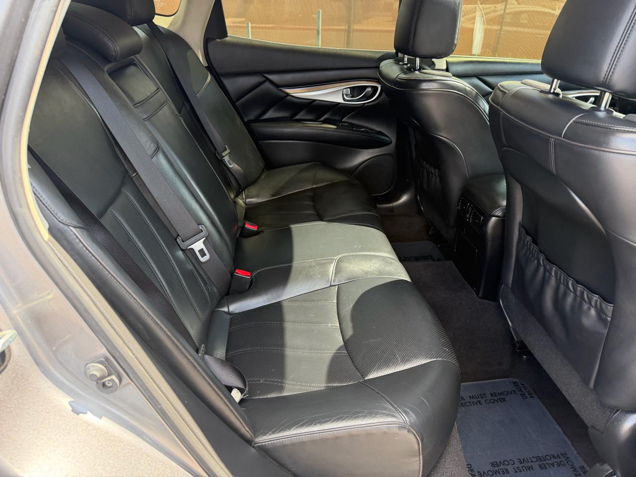 Infiniti Q70 3.7 AWD 2015