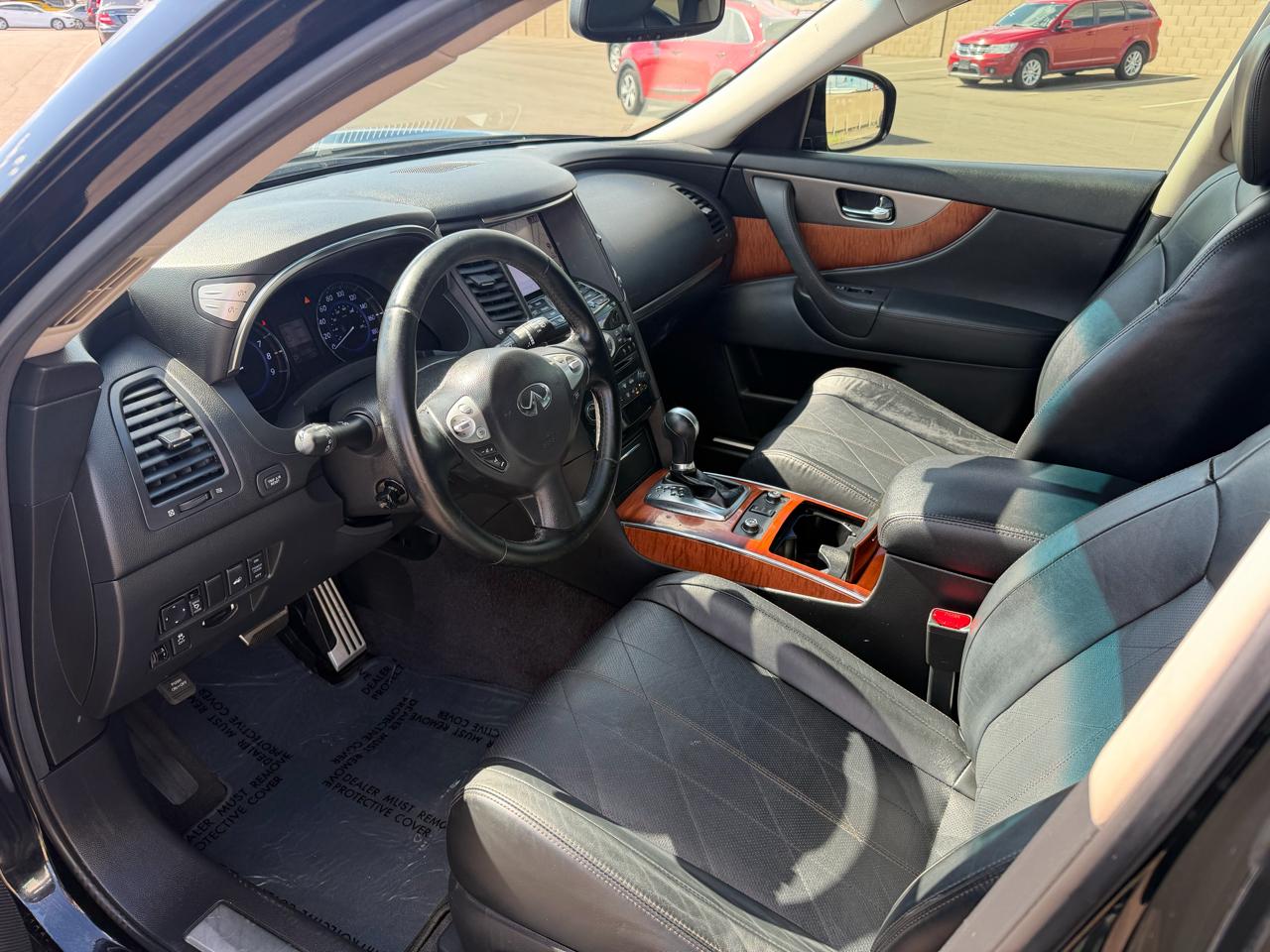 Infiniti QX70 Base 2015