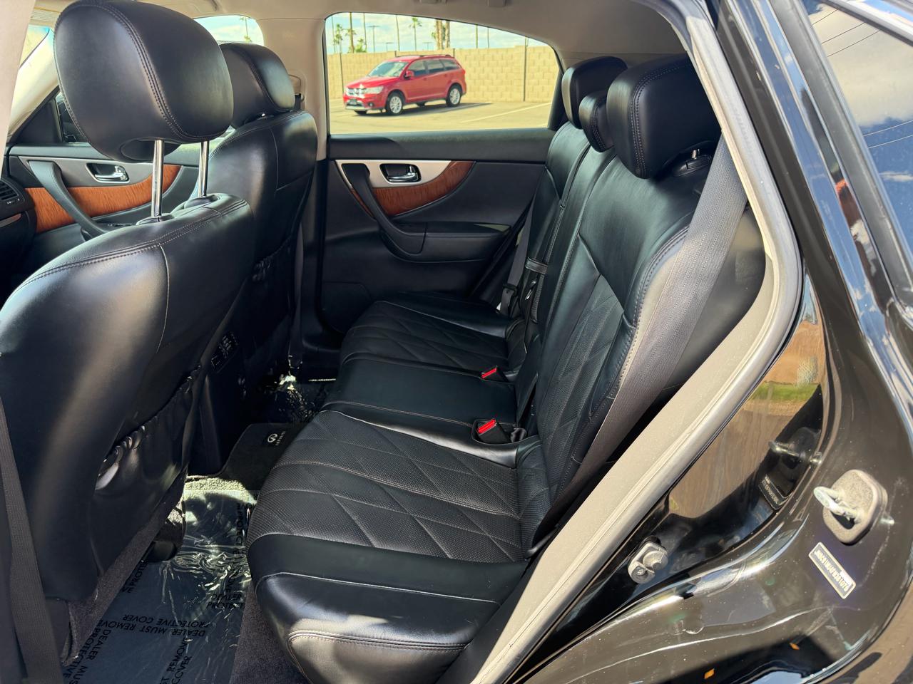 Infiniti QX70 Base 2015